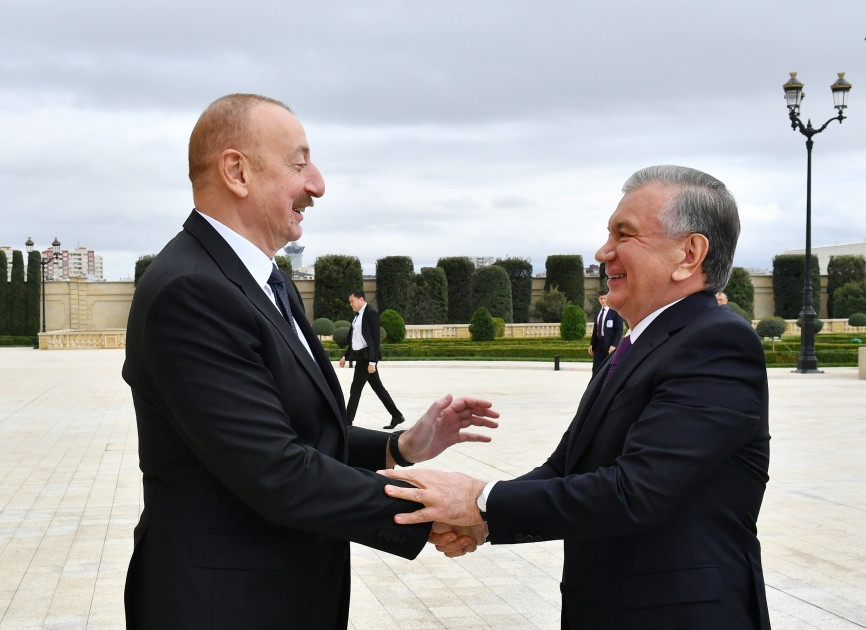 Mirziyoyev İlham Əliyevi ölkəsinə dəvət etdi