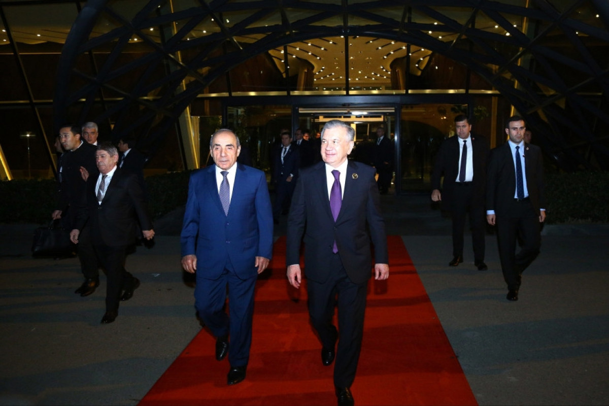 Yaqub Eyyubov Mirziyoyevi yola saldı - FOTO
