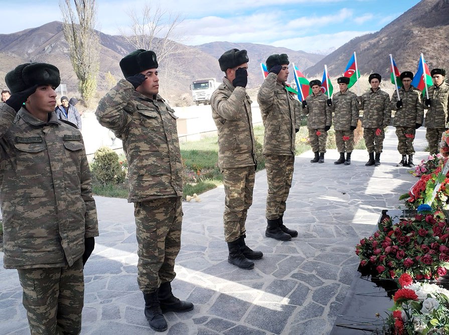 Ordumuz Kəlbəcərdə 25 noyabrı qeyd etdi - FOTOLAR