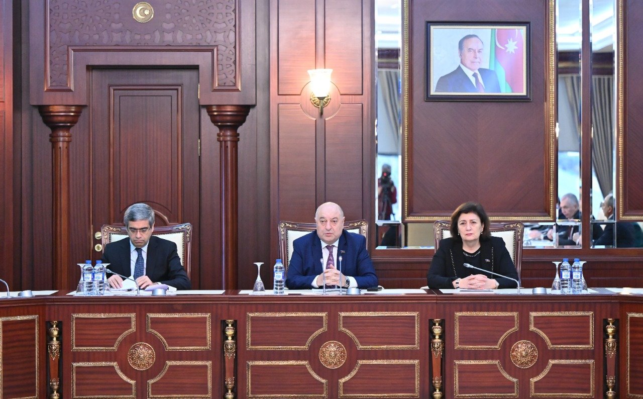 Parlamentdə komitə iclası - Sahil Babayev deputatların suallarını cavablandıracaq