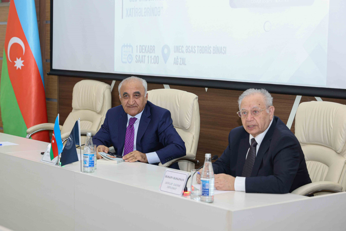 Həsən Həsənov UNEC-də Heydər Əliyev bağlı xatirələrini bölüşdü - FOTO
