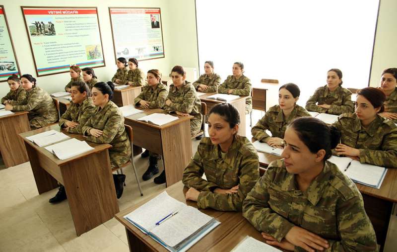 Qadın hərbçilər üçün artıq bu məcburiyyət yoxdur