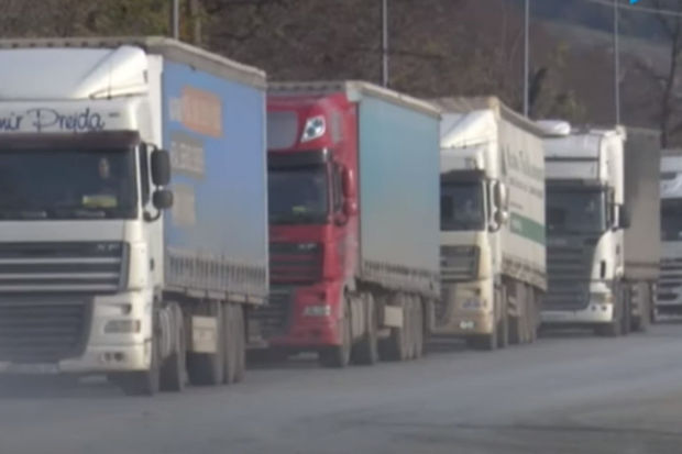 Azərbaycan sərhədində 20 km tıxac yaranıb - VİDEO