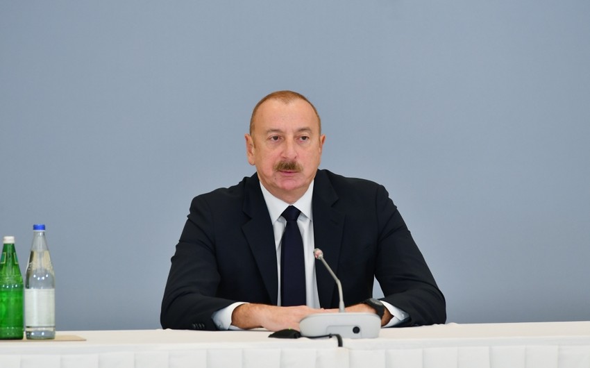 Heç bir vasitəçilik olmadan ikitərəfli format ola bilər - Prezident
