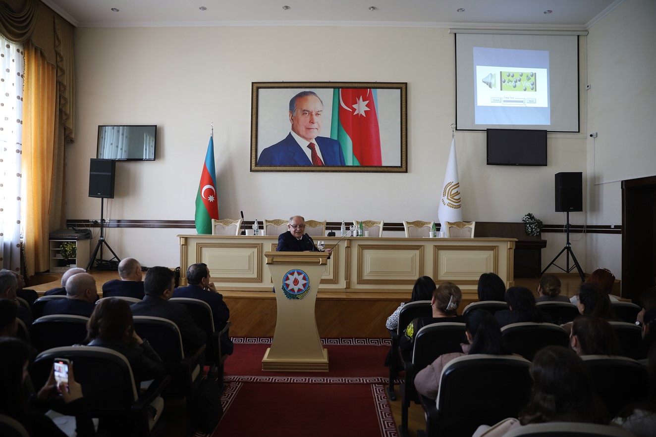 Vaqif Salmanov Gəncə Dövlət Universitetində ustad dərsi keçdi - FOTO