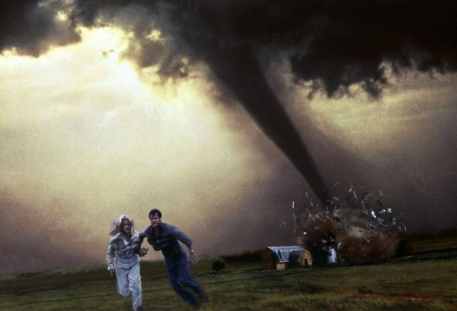 Tornado bir neçə nəfərin ölümünə səbəb oldu 