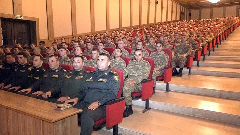 Gənc əsgərlərin hərbi xidmətə adaptasiyası müzakirə olundu - FOTO