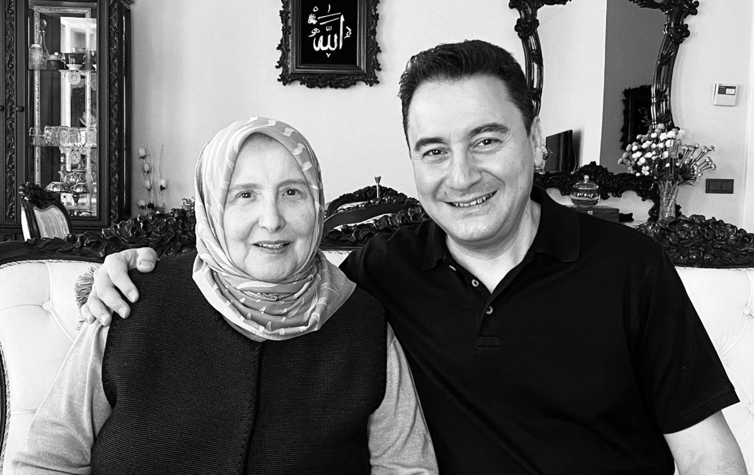 Babacandan anasının vəfatı ilə bağlı PAYLAŞIM