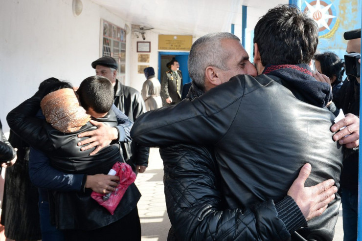Hüquq müdafiəçiləri onların əfvi üçün Prezidentə müraciət edir