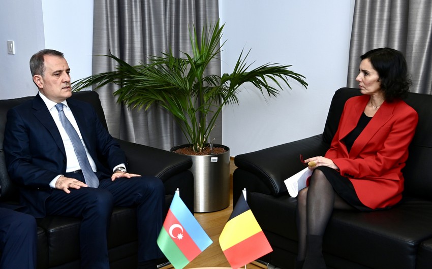 Ceyhun Bayramov Hadja Lahbib ilə sülhdən danışdı