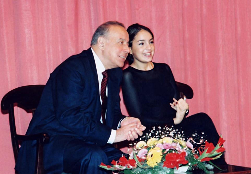 Leyla Əliyevadan Ulu Öndərin anım günü ilə bağlı PAYLAŞIM