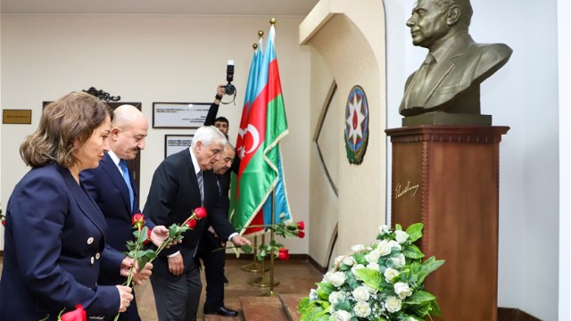 ADU-da Heydər Əliyevin anım günü qeyd edilib - FOTOLAR