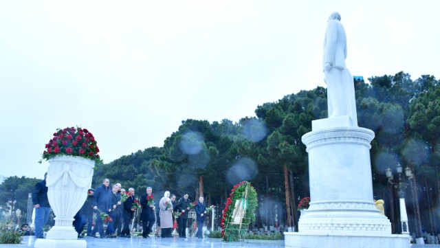 Abşeronda Heydər Əliyevin atirəsi ehtiramla yad edilib - FOTOLAR