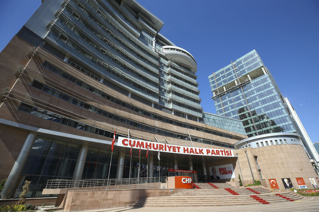 CHP-də Azərbaycana yanlış siyasətə görə parçalanma: Yeni rəhbərlik Bakıdan kömək istəyir