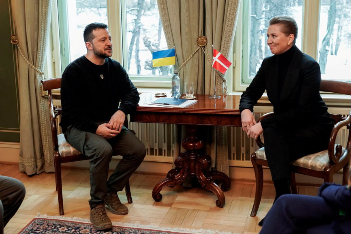 Zelenski Danimarka baş naziri ilə görüşdü 