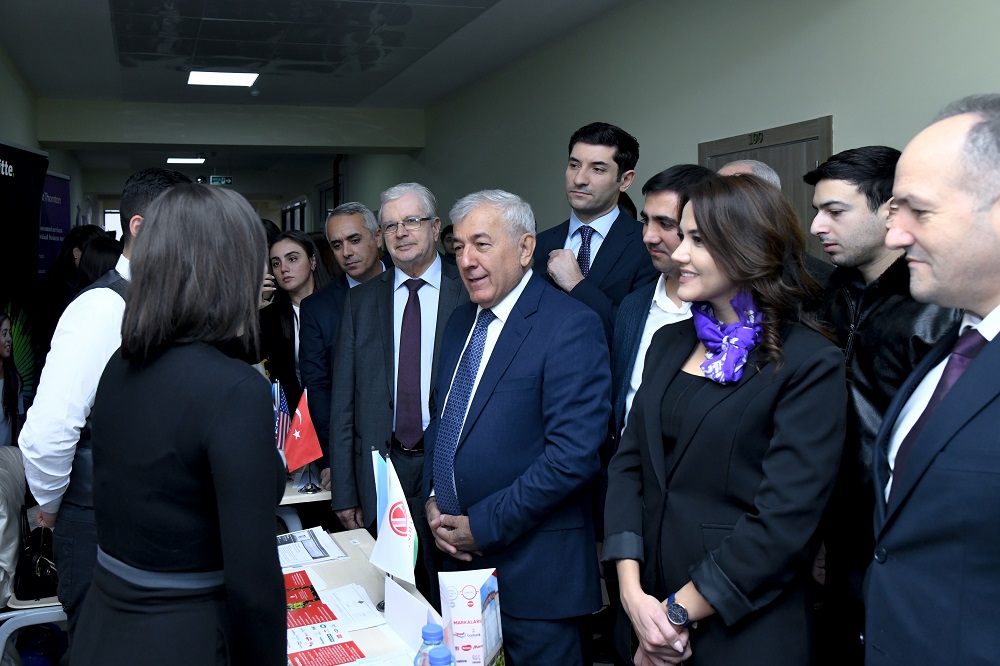 Bakı Mühəndislik Universitetində Karyera sərgisi keçirilib - FOTO