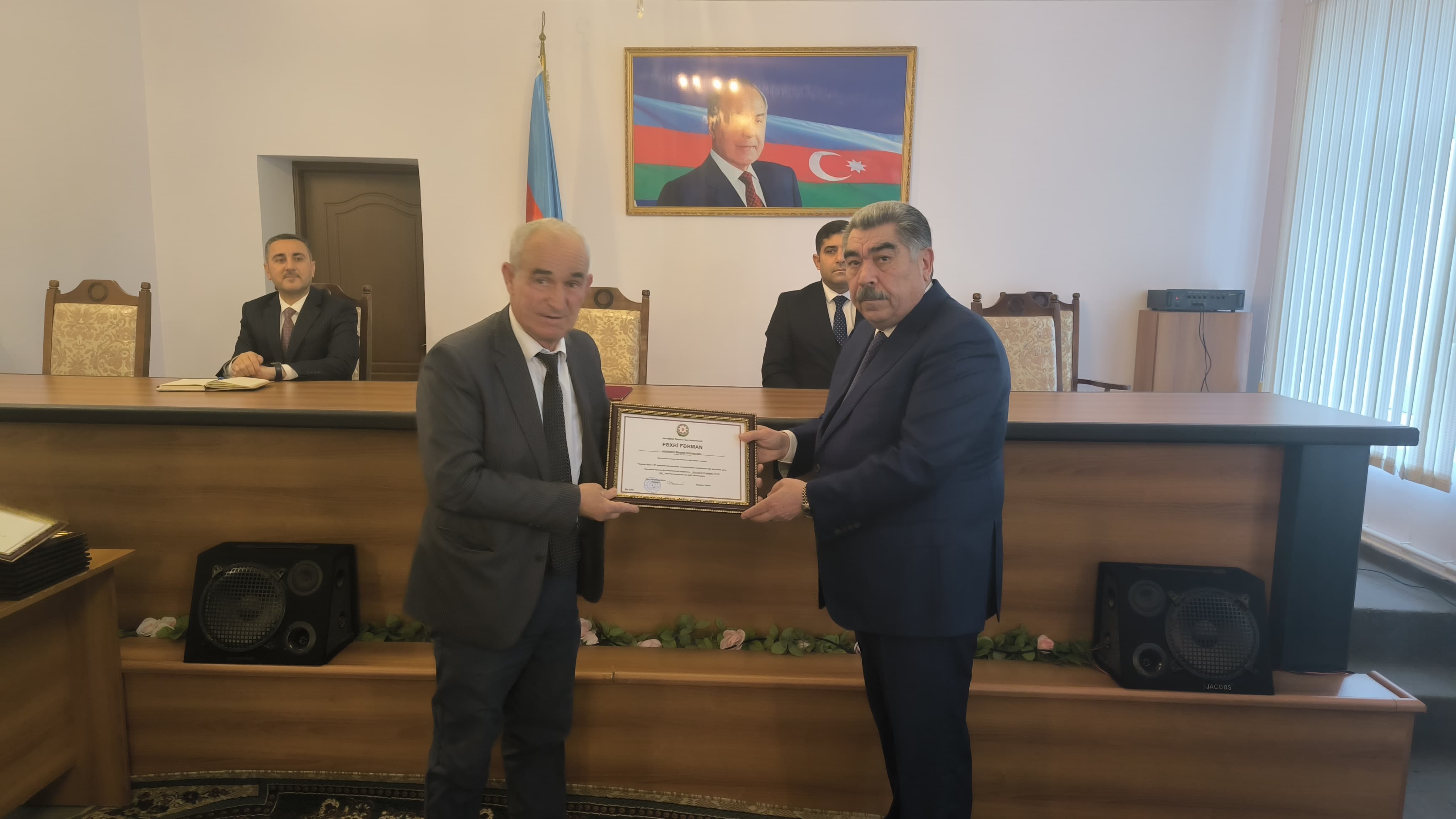 Hacıqabulda fərqlənən fəallar icra başçısı tərəfindən təltif olundular - FOTO