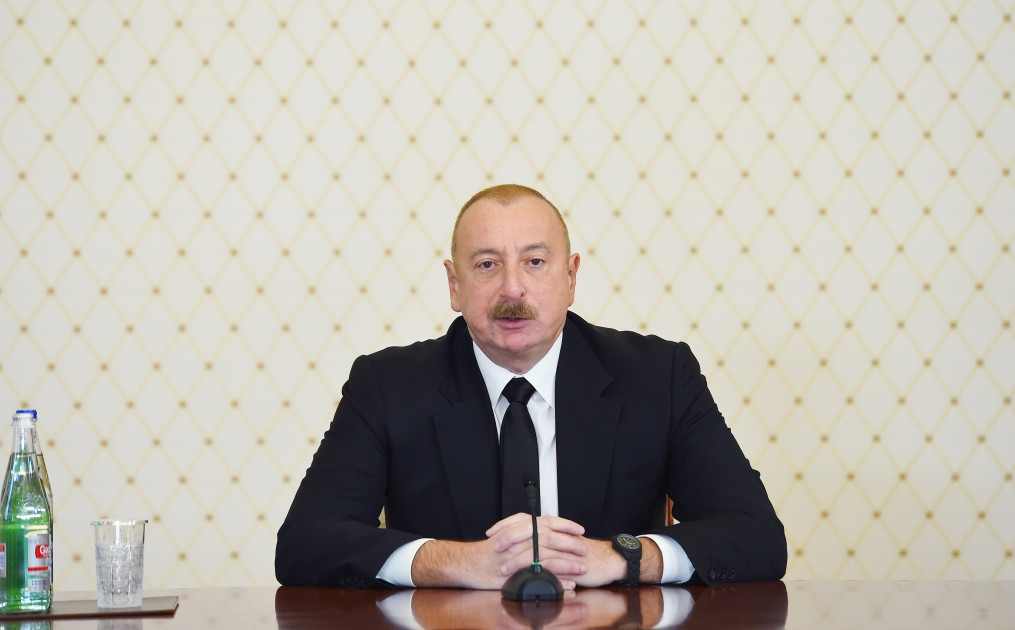 Fransa siyasətçiləri ermənilərdən daha çox erməni olmağa çalışırlar