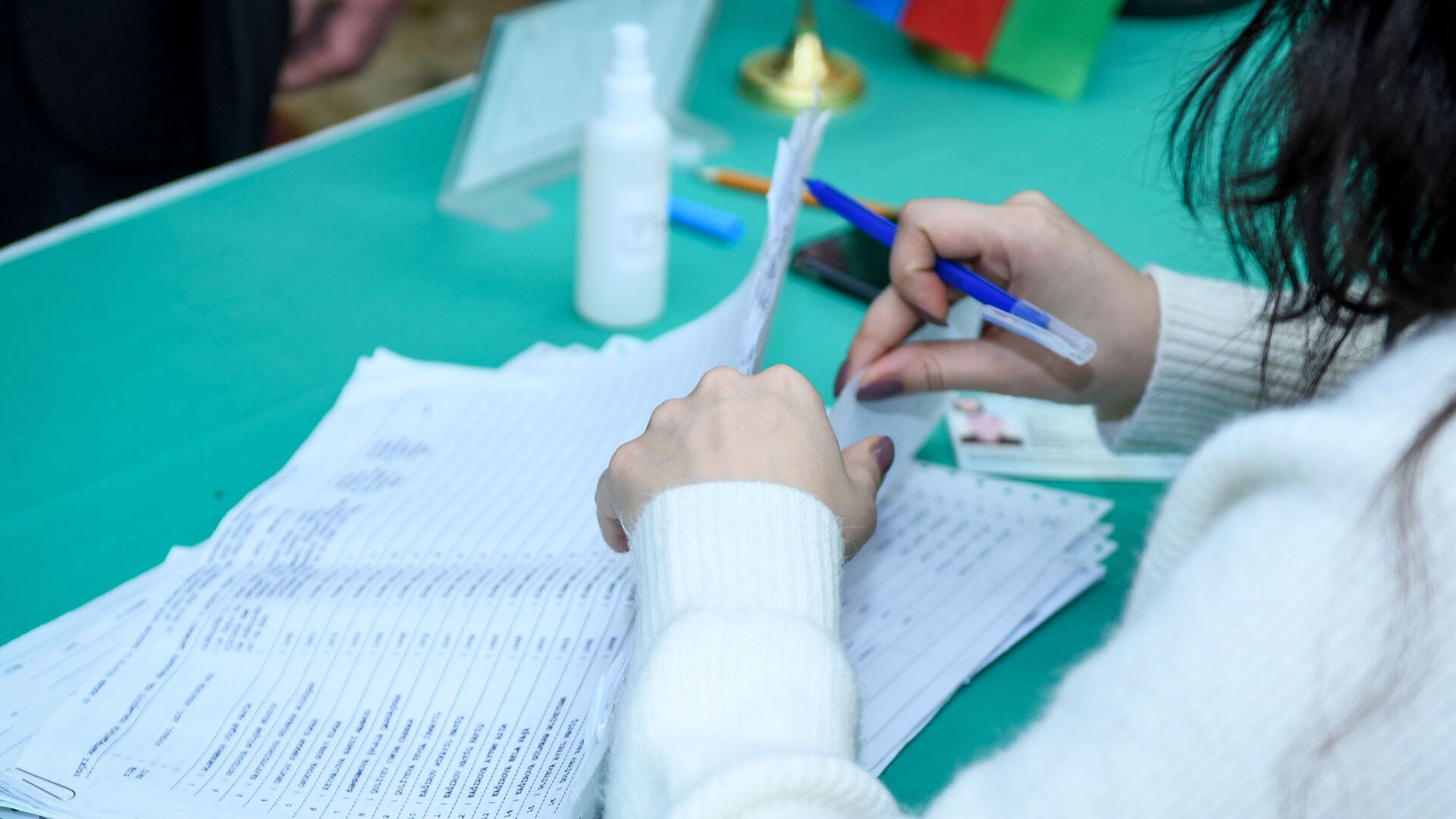 Şəhidlərin adı seçici siyahısında qalmalı deyil - Prezidentin köməkçisi
