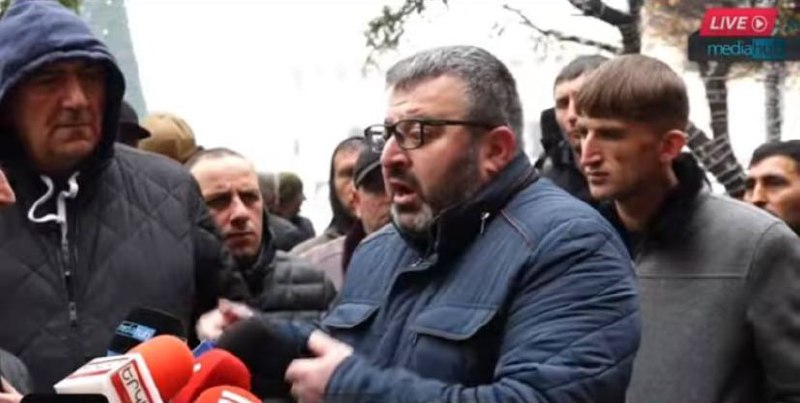 İrəvanda balıqçılar yürüş keçirir - Paşinyanla görüş tələbi var...
