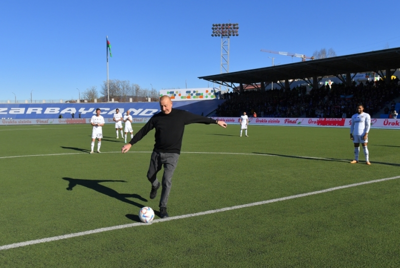 Atam məni Stepanakertə futbola APARMADI