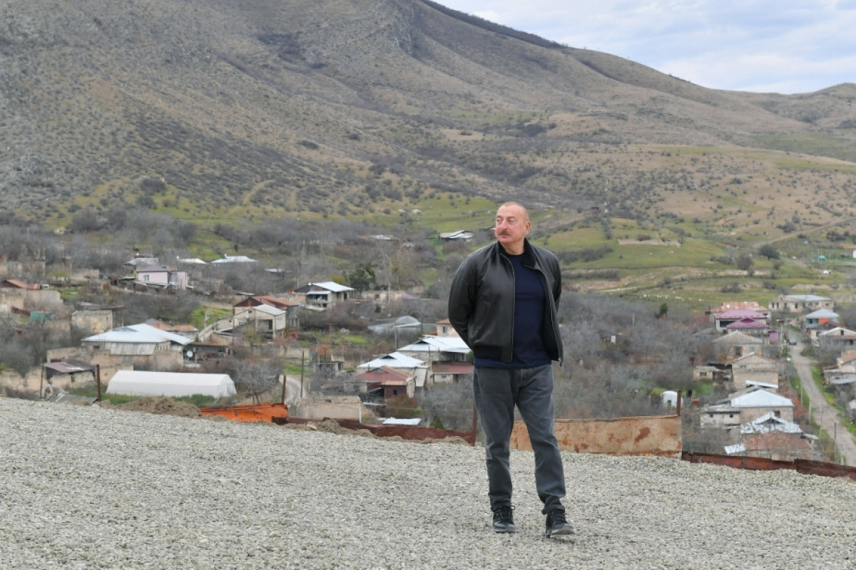 İlham Əliyev Xocalının Pirlər kəndində - FOTOLAR