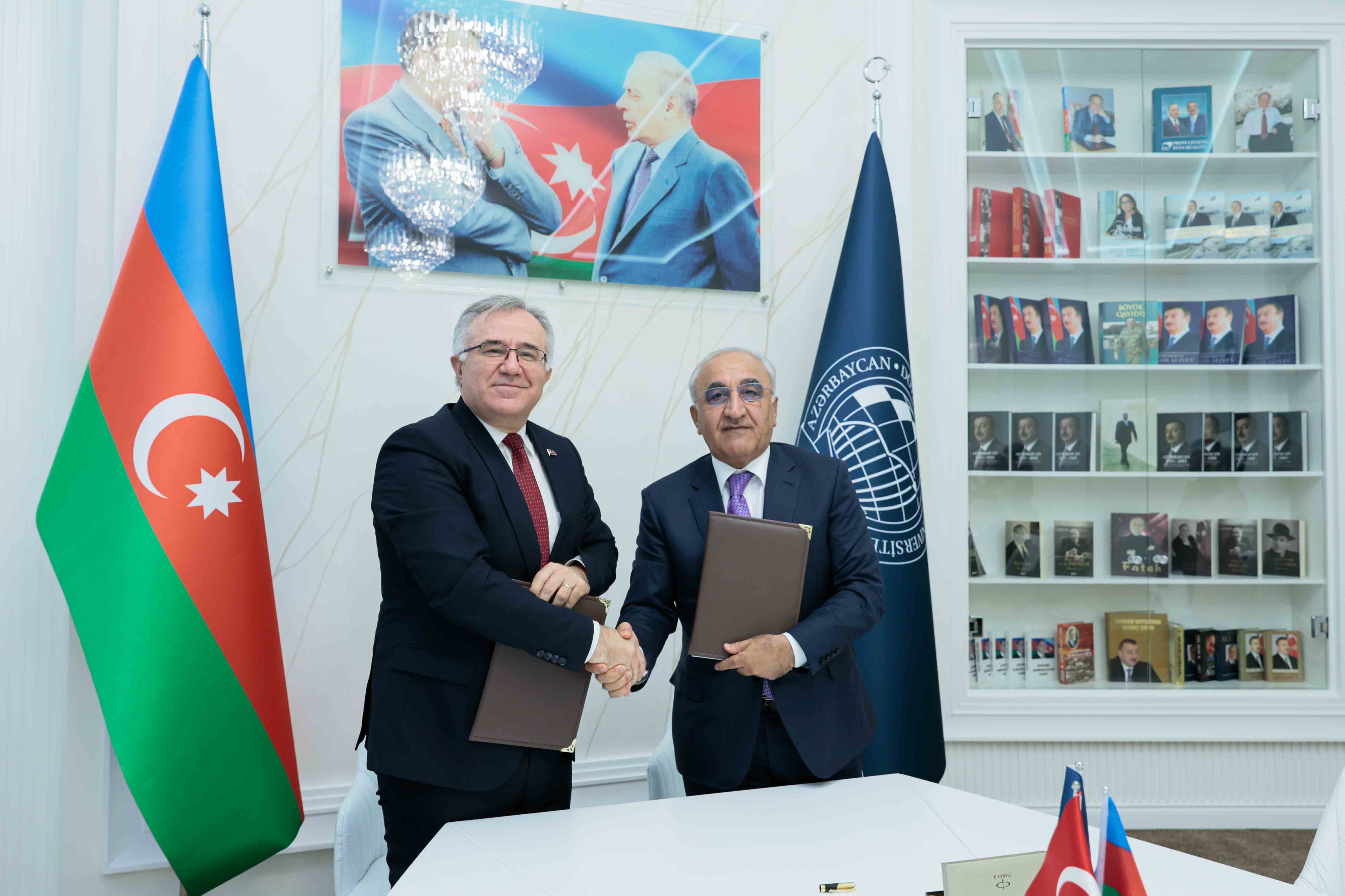 UNEC ilə Hacəttəpə Universiteti arasında müqavilə imzalandı