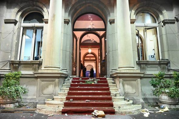 Serbiya parlamenti iğtişaşlardan sonra - FOTO