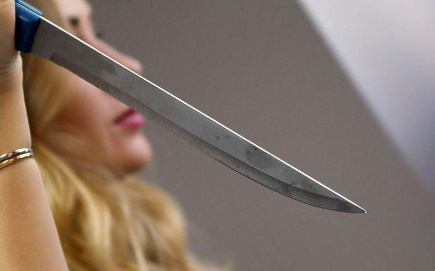 Bakıda qız atasını BIÇAQLADI