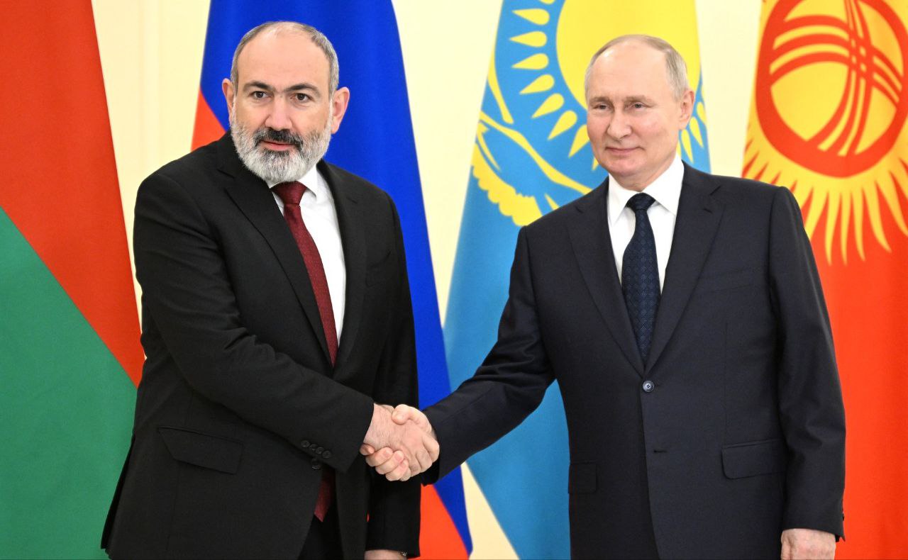 Paşinyan Sankt-Peterburqda: Putinin ona çətin sualları var