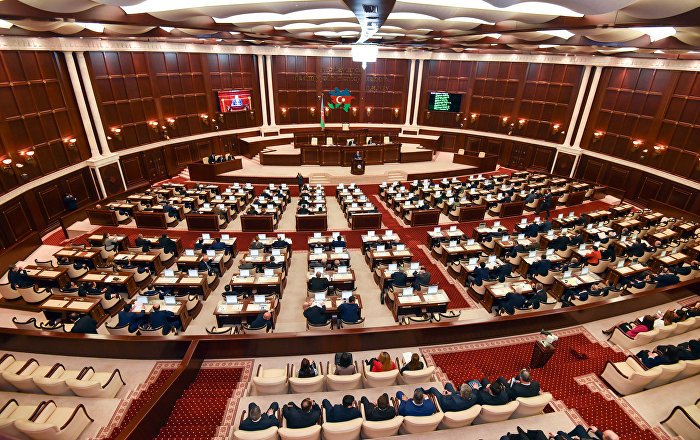 Deputatları bunları özlərinə qadağan etdilər - Qanun qəbul edildi