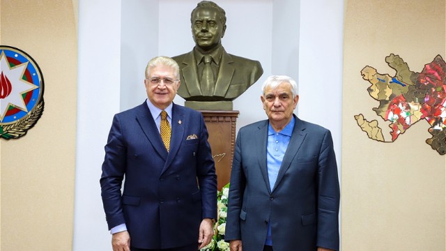 İstanbul Aydın Universitetinin təsisçisi ADU-da - FOTO