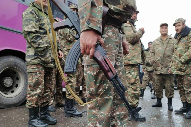 Şahramanyan qərarsızdır: Ermənistandakı separatçılar üçün son 4 gün