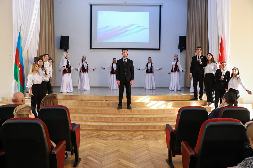ADU-da “Heydər Əliyev 100: Türkiyə Yüz İli