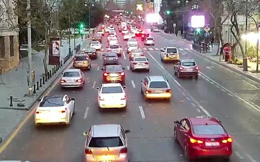 Bakının 10 əsas yolunda tıxac var - SİYAHI