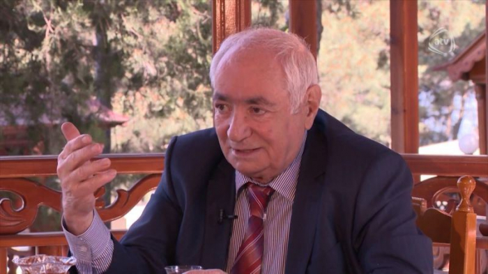 “Mən də, ailə üzvlərim də İlham Əliyevə səs verəcəyik” - Xalq şairi