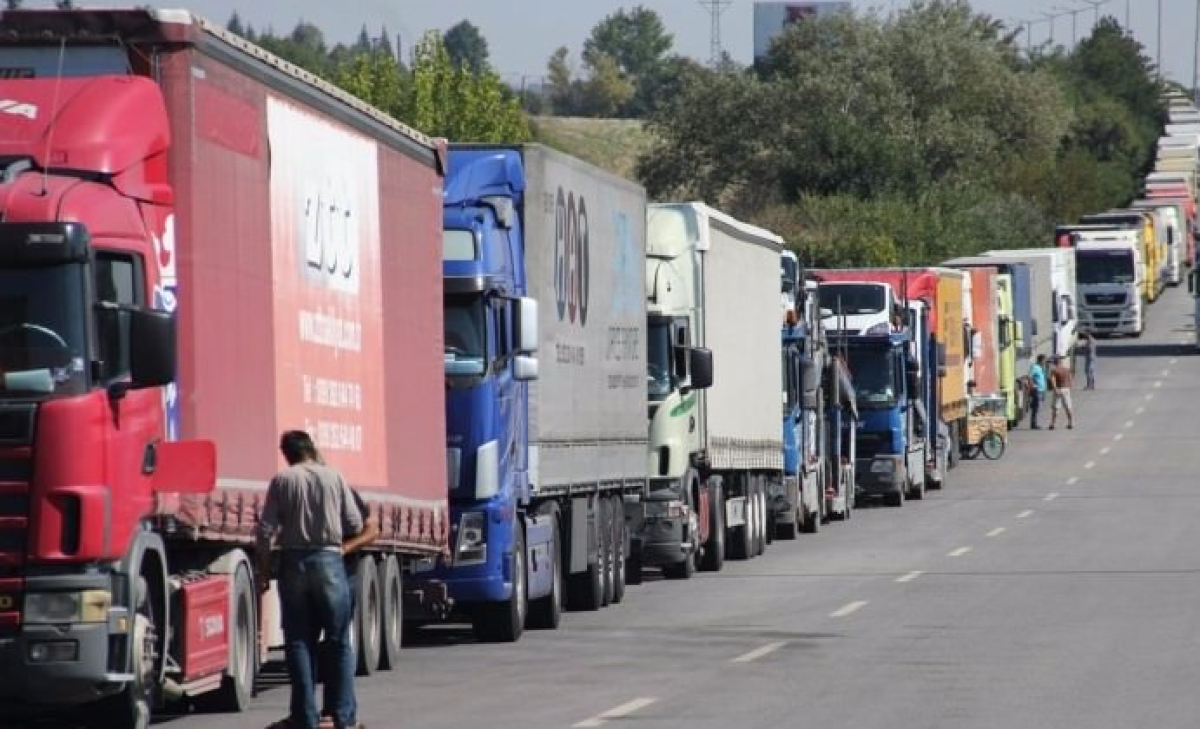 “Qırmızı Körpü” gömrük postunda 230 yük maşını növbə gözləyir