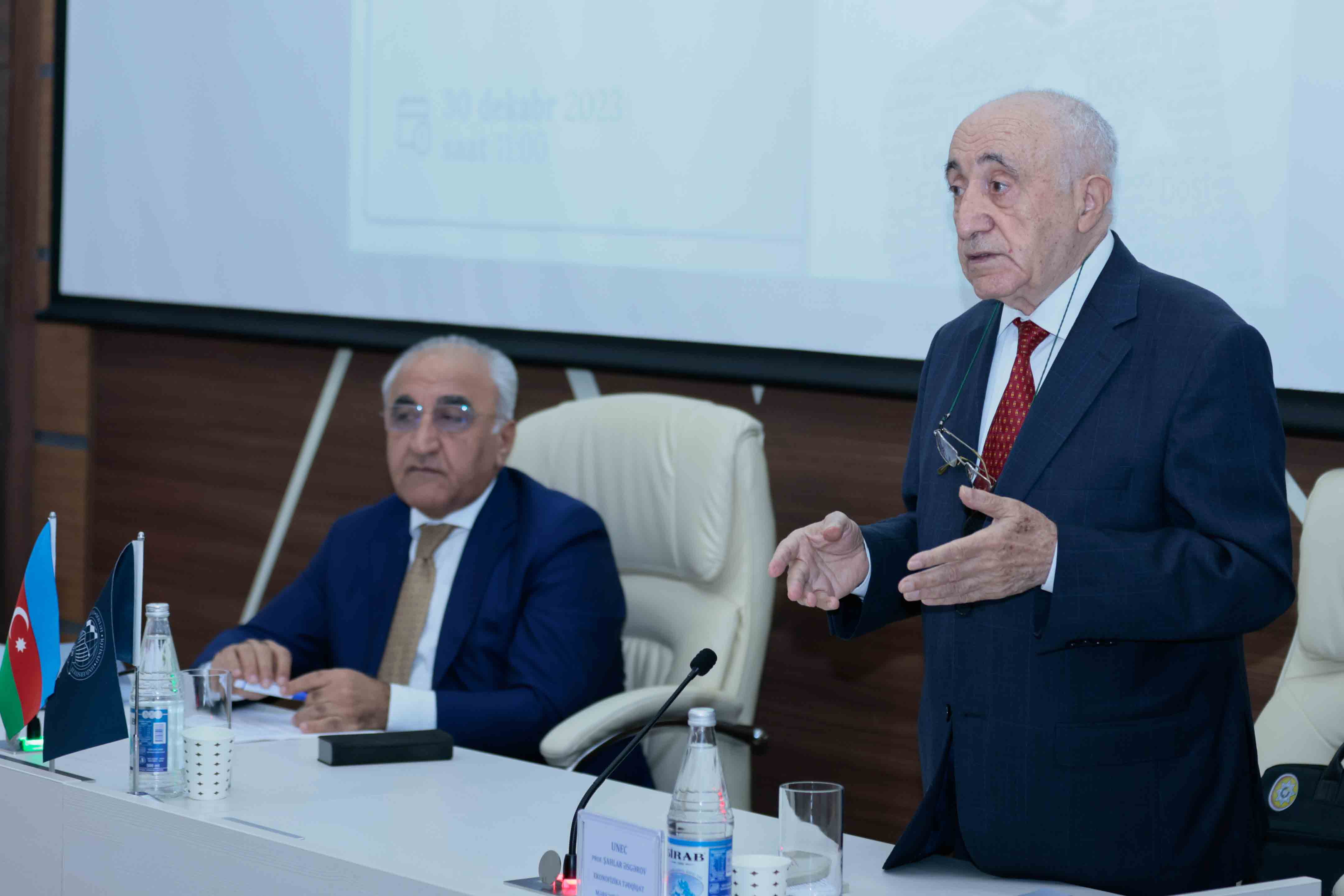 UNEC-də Şahlar Əsgərovun kitabının təqdimatı oldu - FOTO