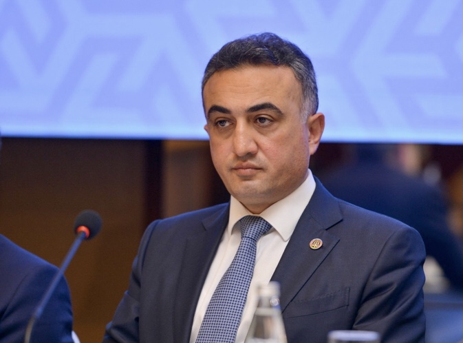 Kollegiya sədrindən özünü yandıran vəkillə bağlı AÇIQLAMA 