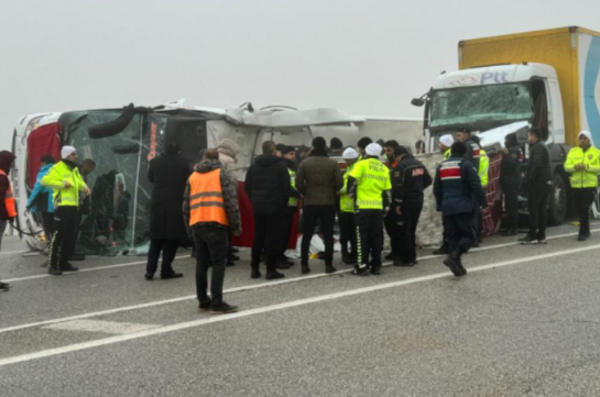 Türkiyədə ağır qəza: 4 ölü, 36 yaralı