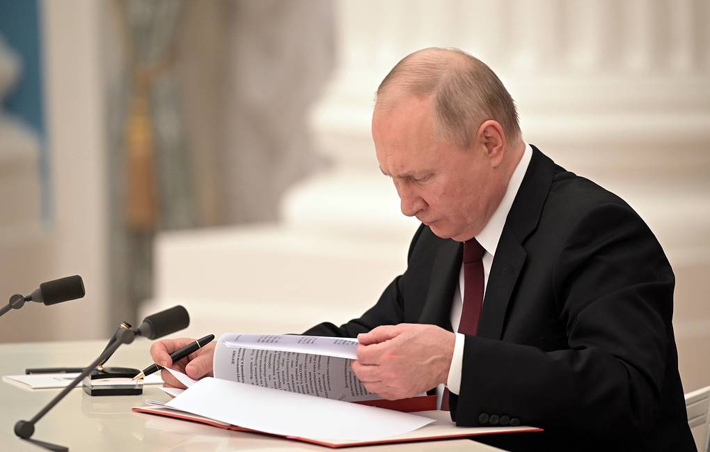 Putinin imzaladığı fərmanların 50%-i məxfi olub 