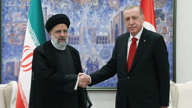 Ərdoğan İran Prezidentinə zəng etdi 