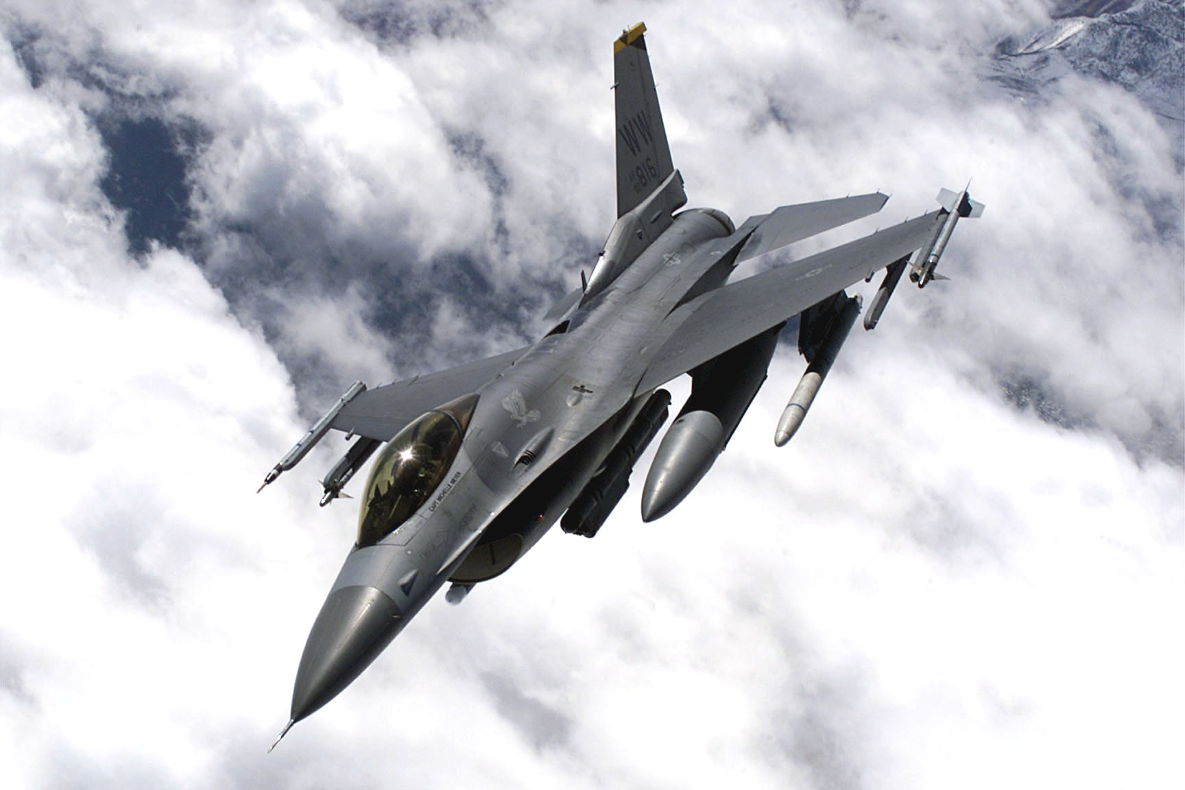 Danimarka F-16-ların Ukraynaya təhvilini təxirə salıb
