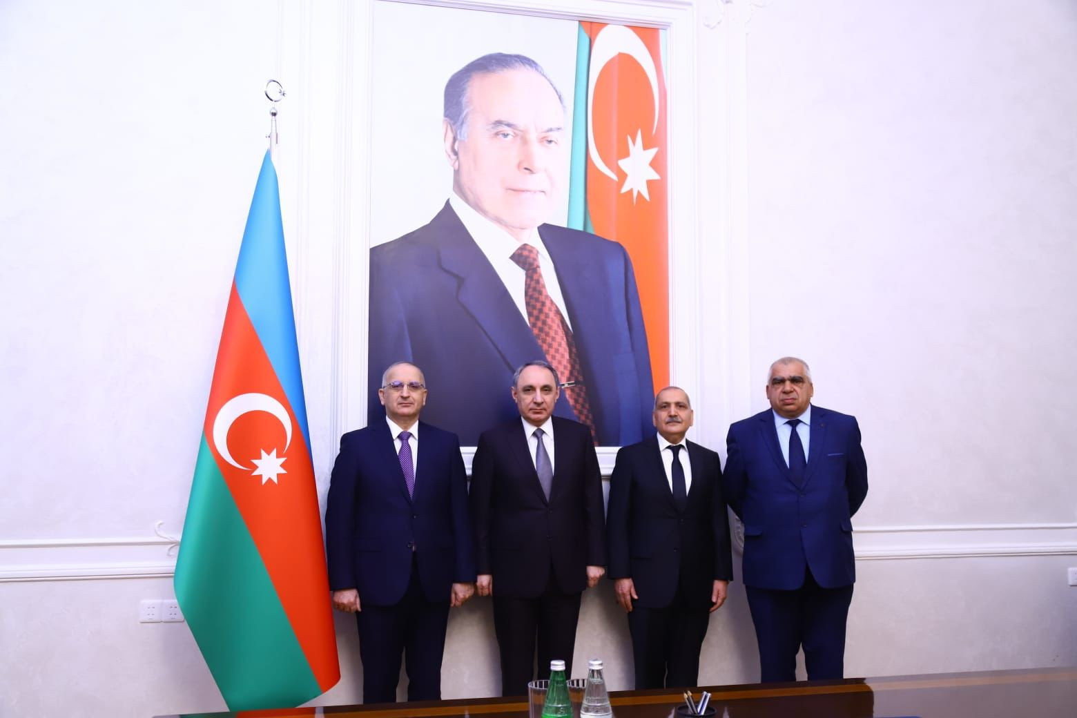 Kamran Əliyev 3 prokuroru təqaüdə göndərdi