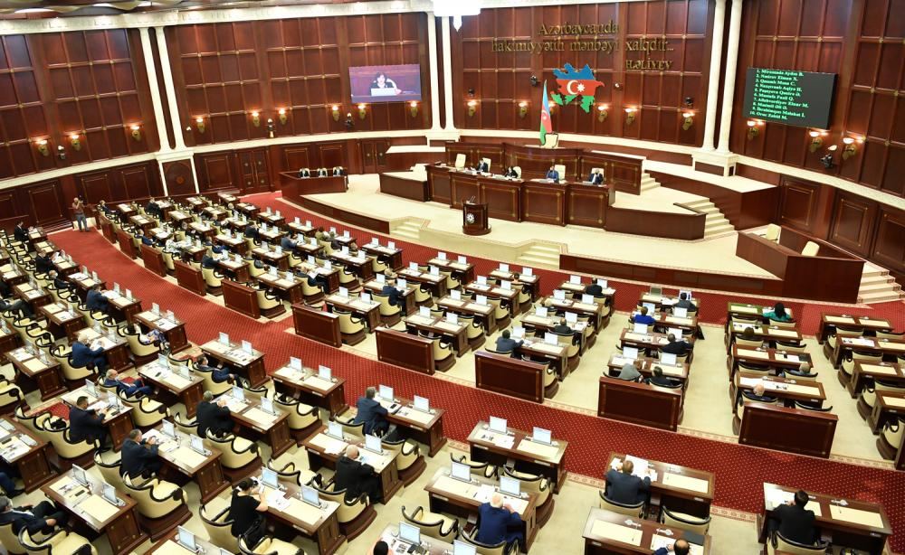 Deputatların tətili BAŞA ÇATIR