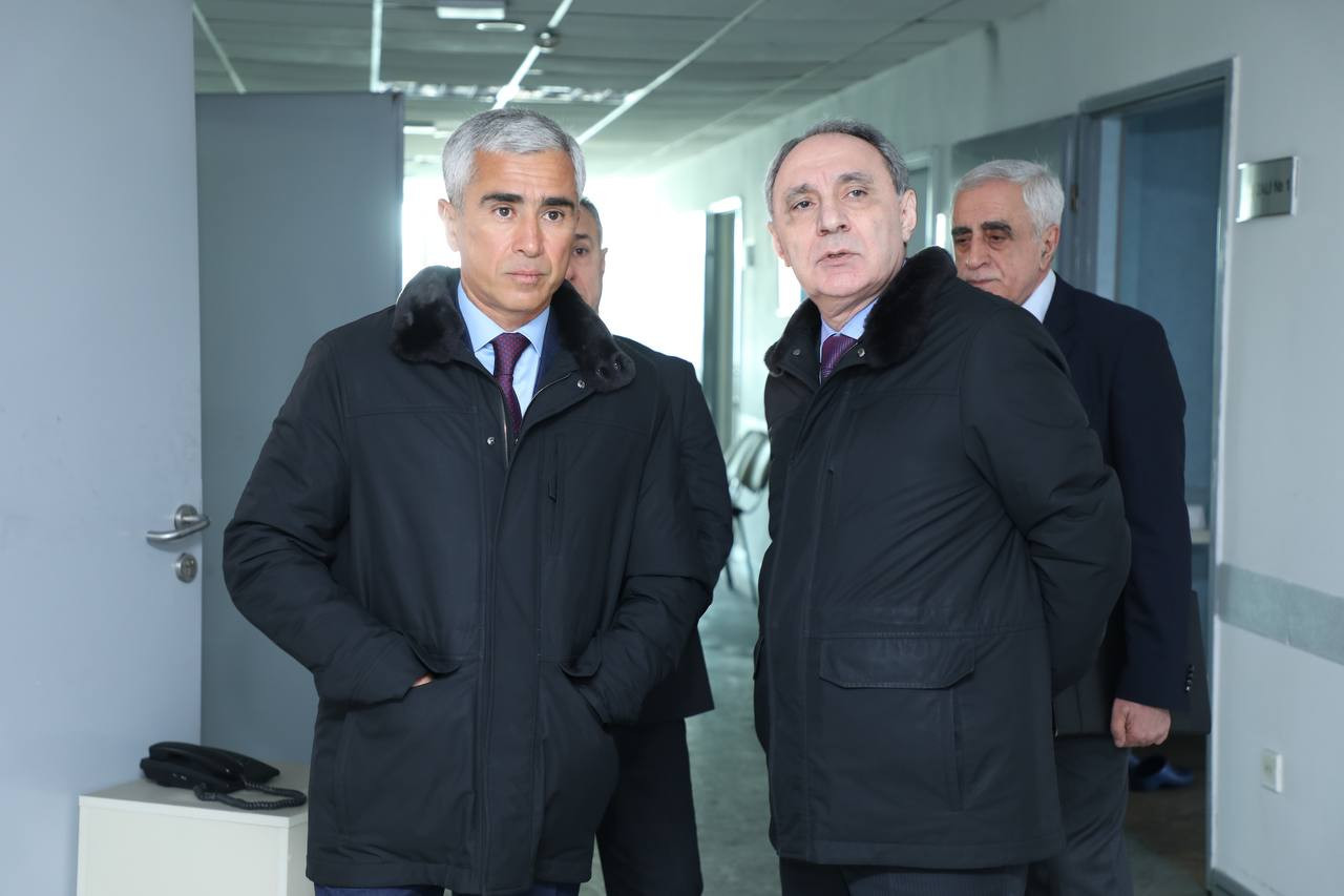 Rəsmilər yanğın yerinə baxış keçirdilər - FOTO
