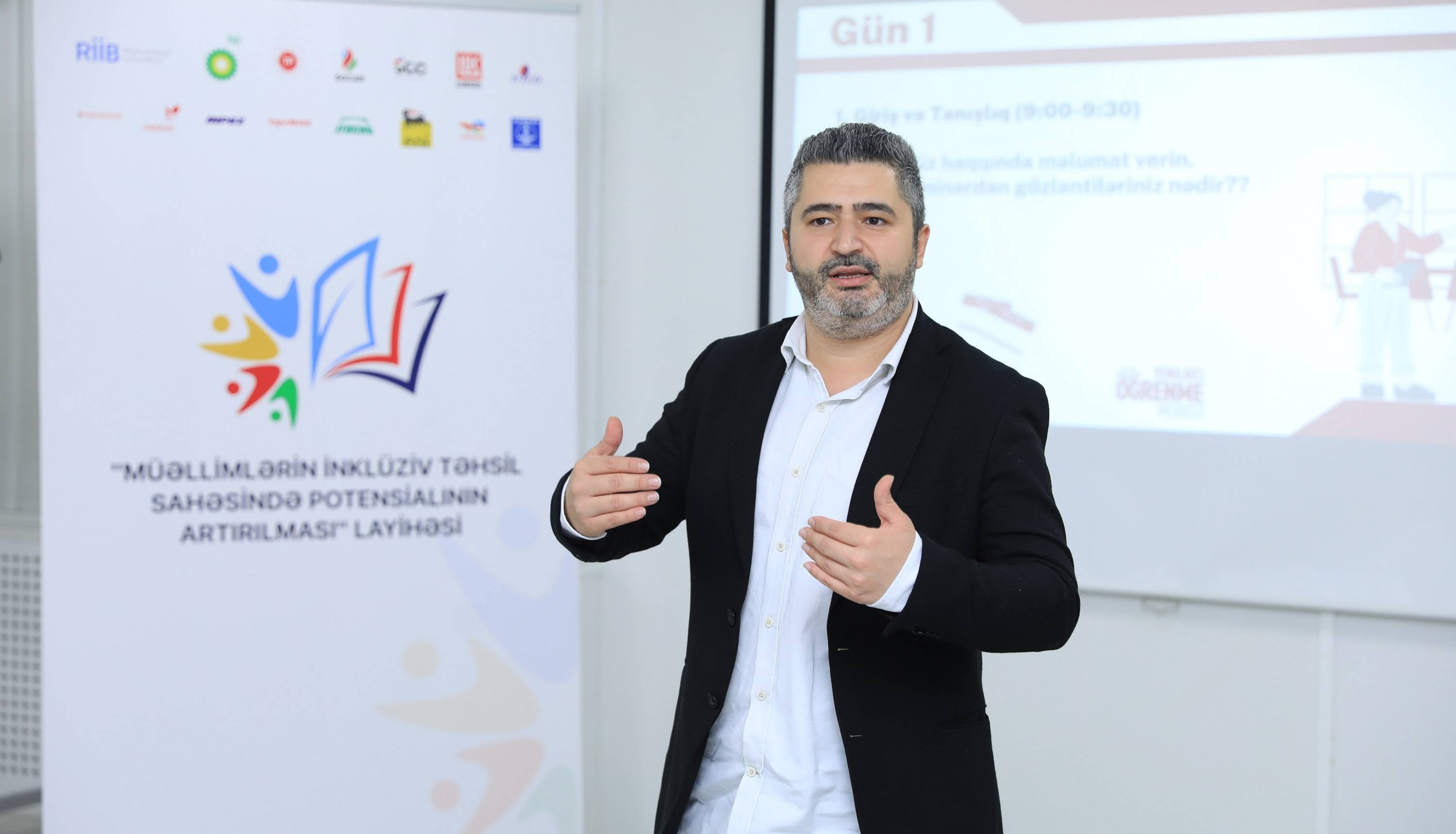 Müəllimlərin inklüziv təhsil sahəsində təlimçilər üçün təlim keçirilib - FOTOLAR