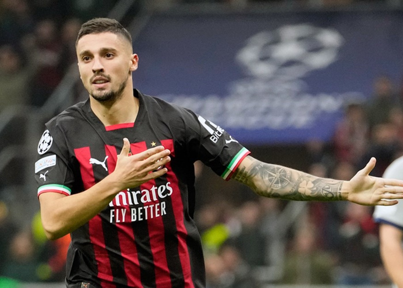 “Fənərbağça” “Milan”ın futbolçusunu transfer etdi