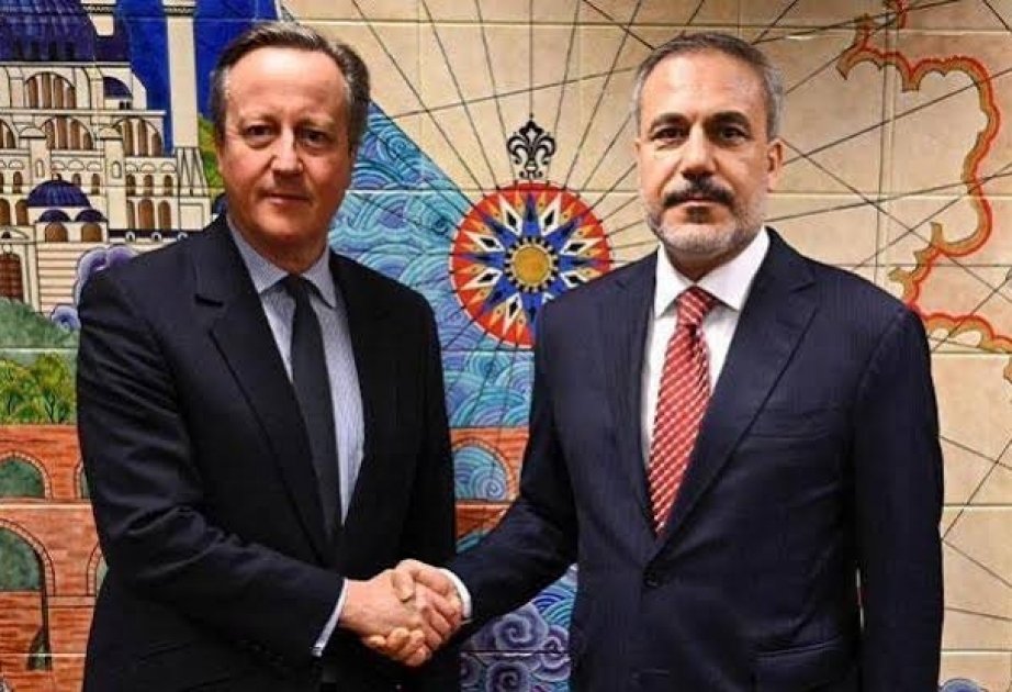 Hakan Fidan britaniyalı həmkarı ilə danışıqlar apardı