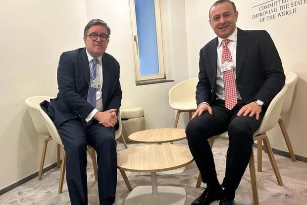 Qriqoryan Blinkenin köməkçisi ilə Bakı-İrəvanı müzakirə etdi